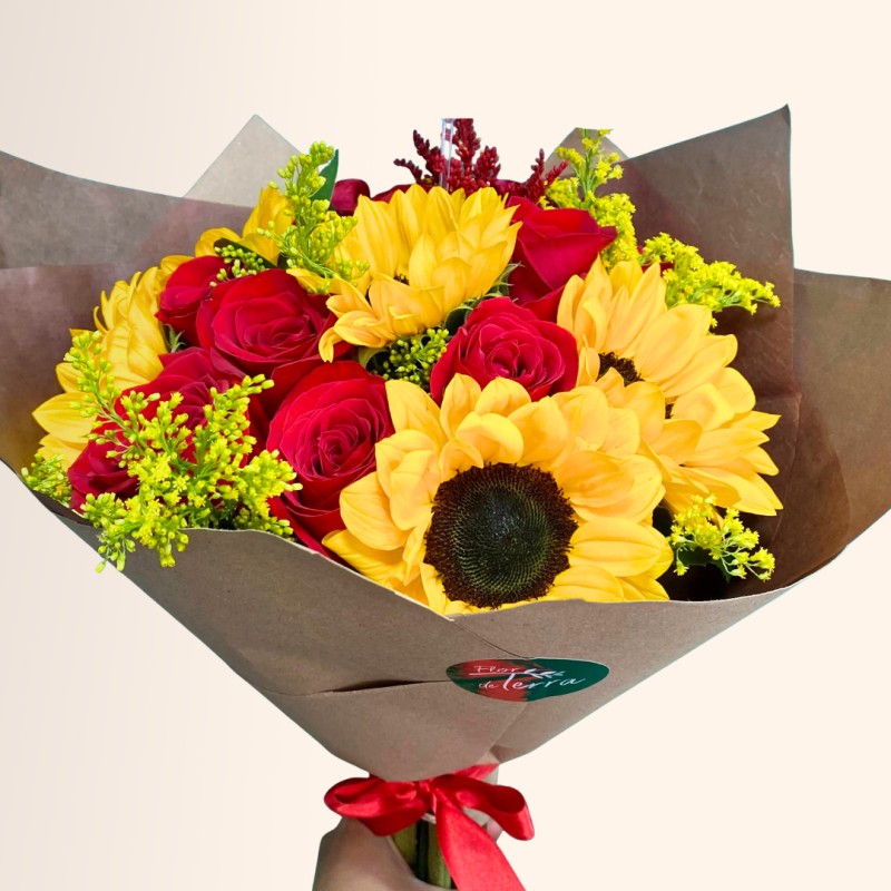 ramo rosas y girasoles