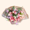 Ramo de flores variadas y tulipanes