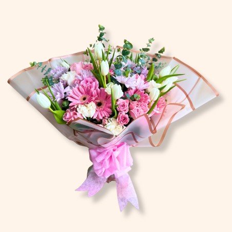 Ramo de flores mixtas y tulipanes
